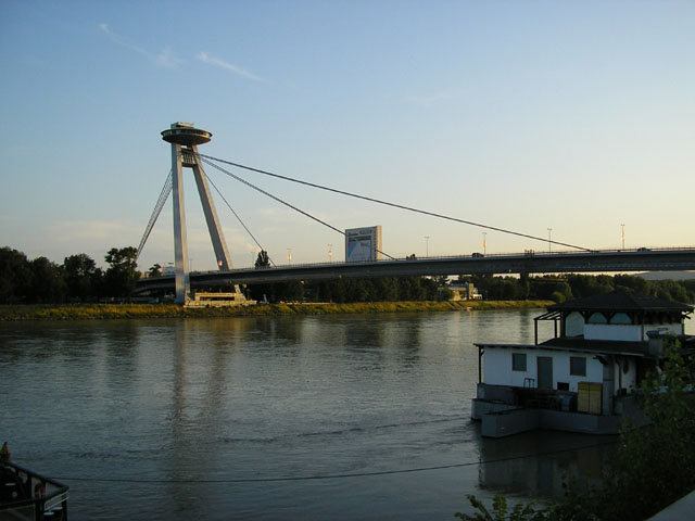 91 Bratislava, Nový most, 06.07.11